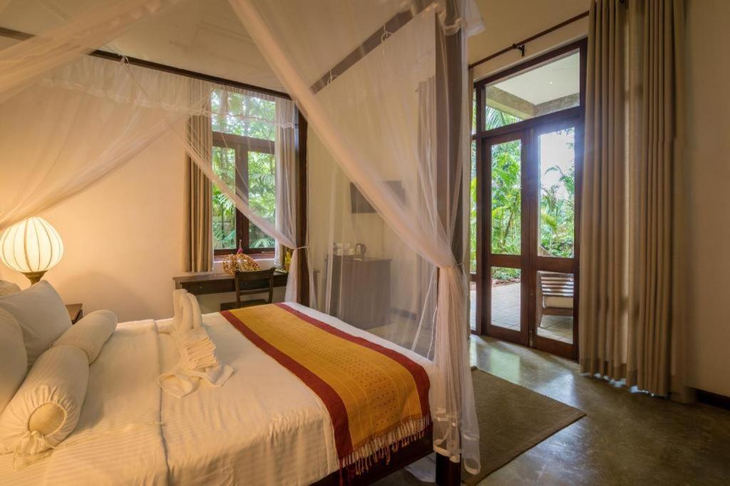 Roman Lake Ayurveda Boutique Resort Ahungalla Kültér fotó