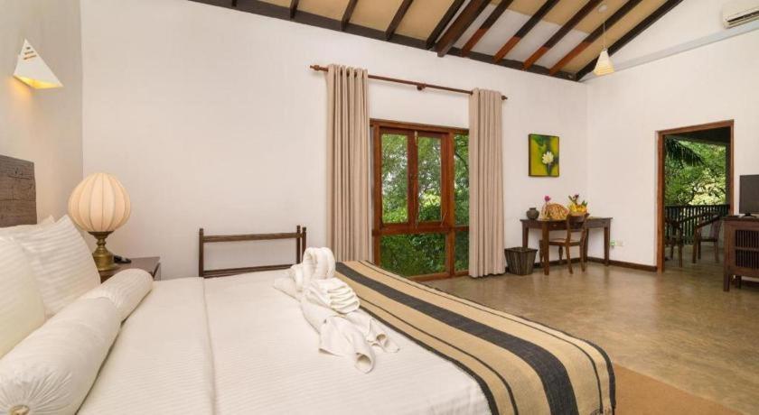 Roman Lake Ayurveda Boutique Resort Ahungalla Kültér fotó